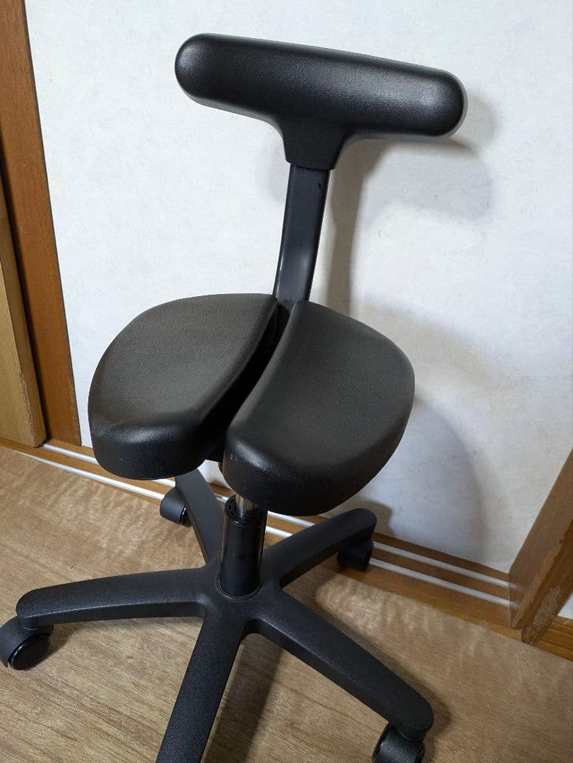 アーユルチェアー　キャスタータイプ　オクトパス　ブラック（体圧分散マット付き）