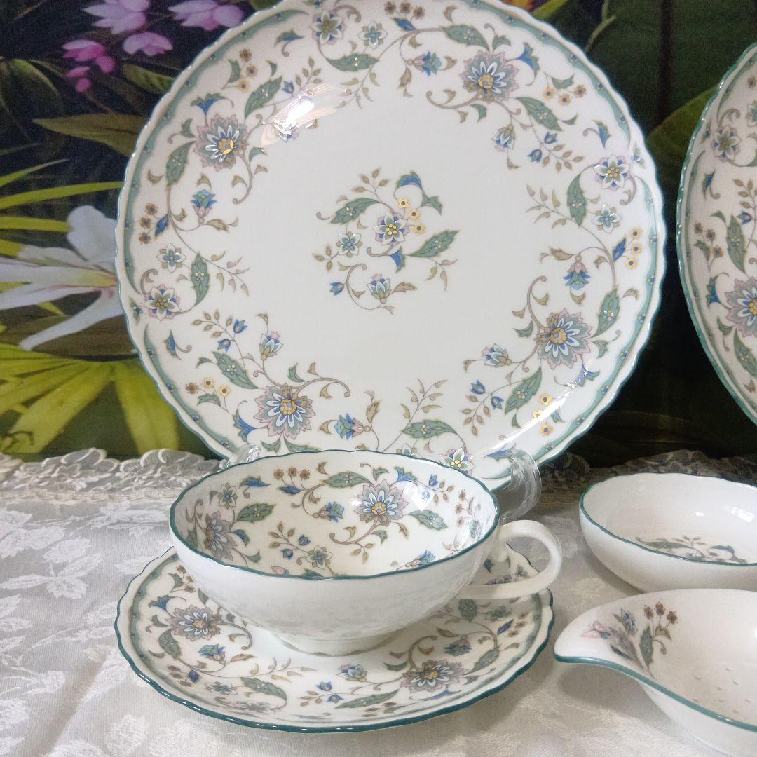 ❤ Noritake カリフパレス ティーカップセット＋ ケーキ皿2枚サーバ付き