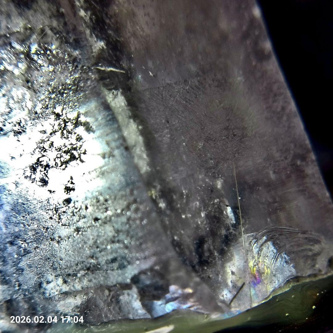 天然ホワイトガーデンクォーツポイント原石 ルチル 虹 アイリス 天然水晶 台座付