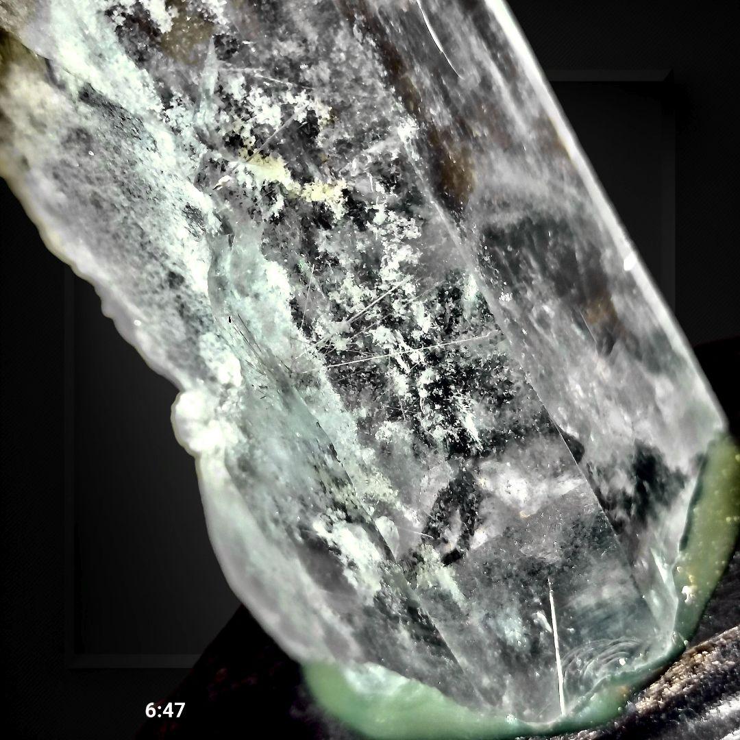 天然ホワイトガーデンクォーツポイント原石 ルチル 虹 アイリス 天然水晶 台座付