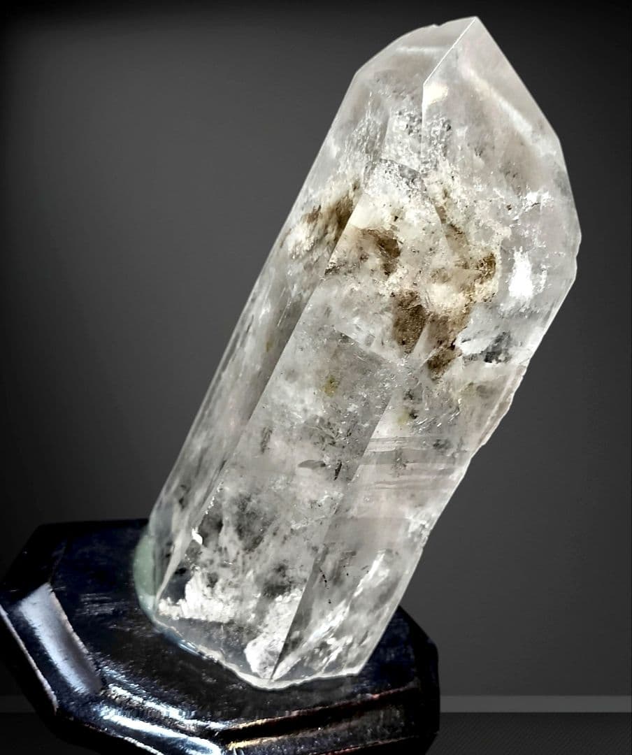 天然ホワイトガーデンクォーツポイント原石 ルチル 虹 アイリス 天然水晶 台座付