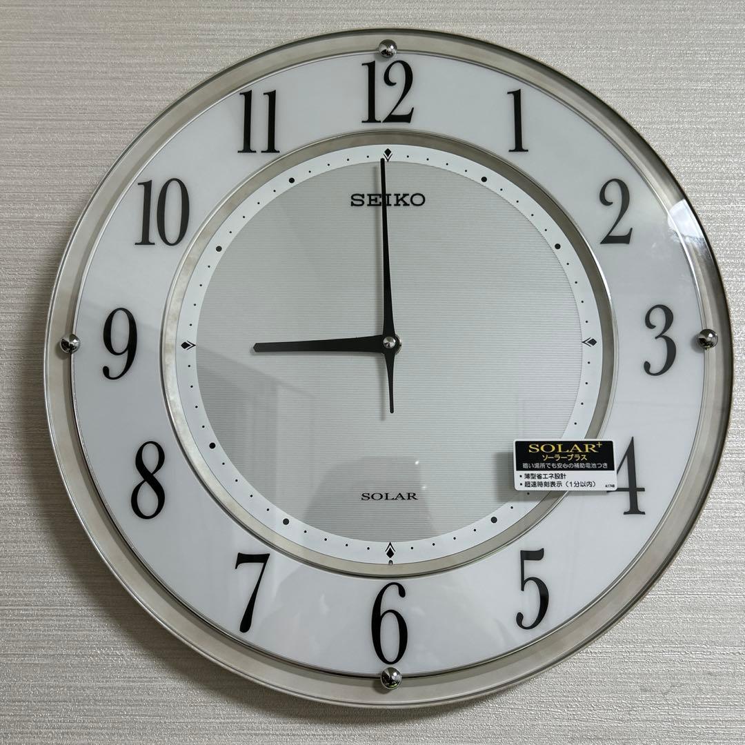 SEIKO SF506W ソーラー掛け時計