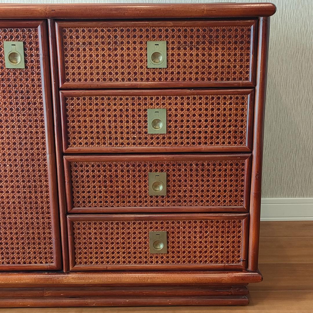 ラタン　チェスト　ガラス天板付き　サイドボード