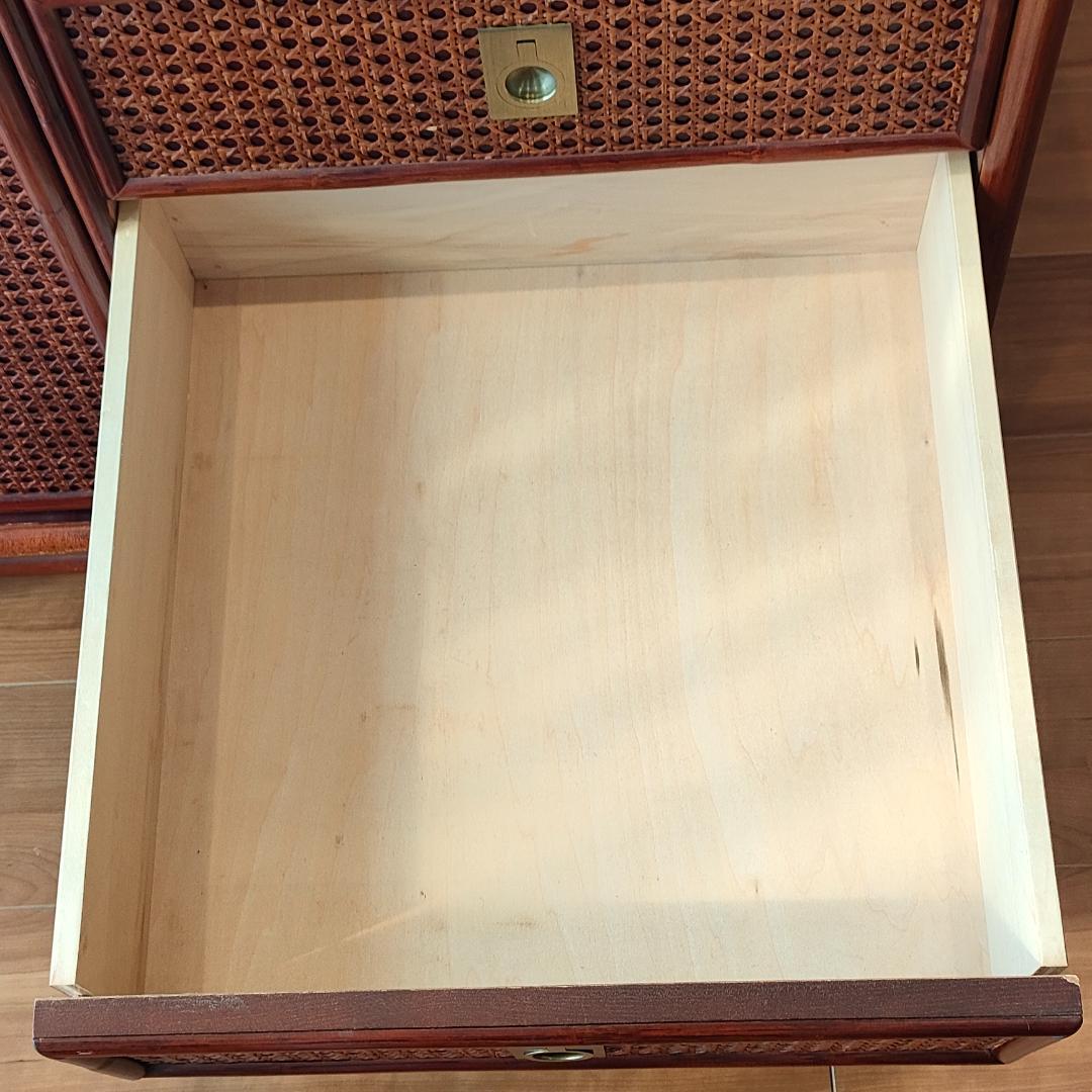 ラタン　チェスト　ガラス天板付き　サイドボード