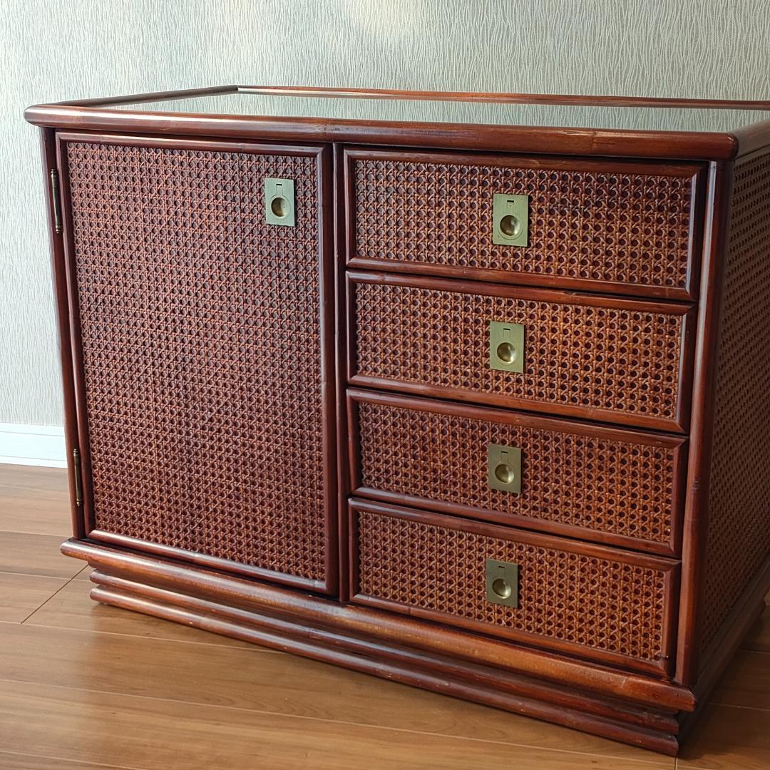 ラタン　チェスト　ガラス天板付き　サイドボード