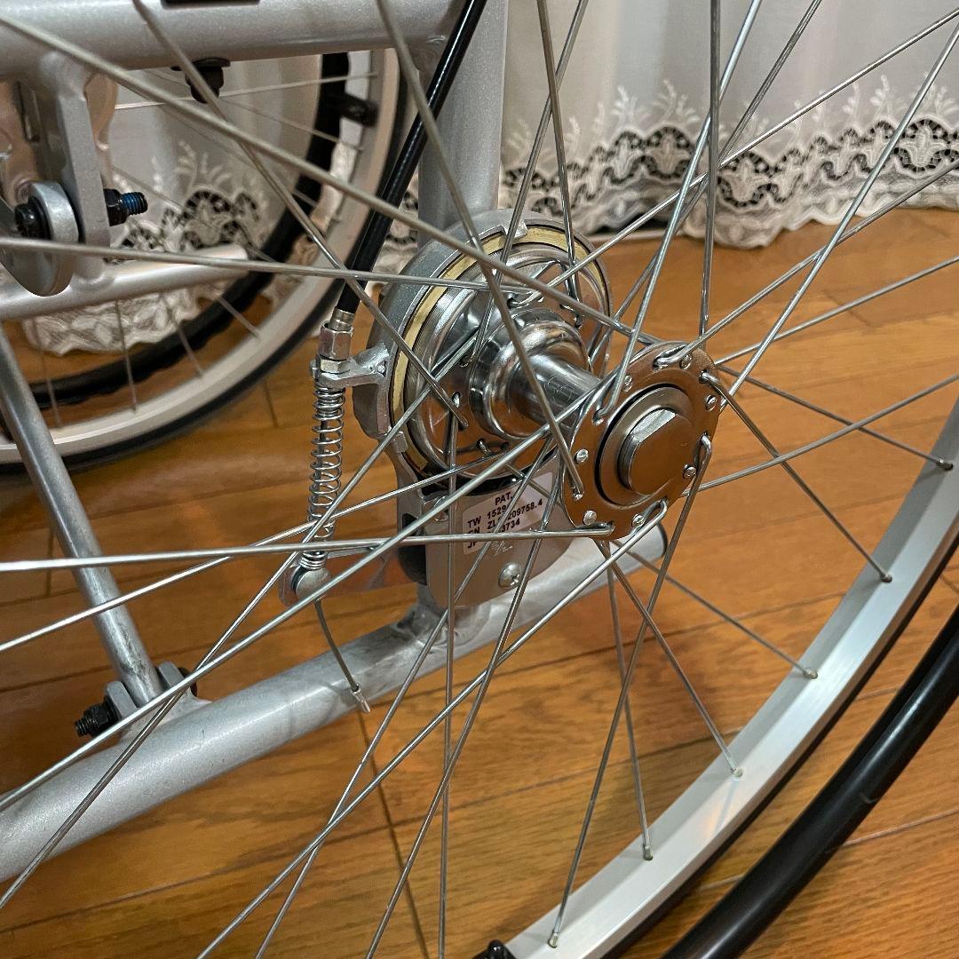 ♿️ 美品 人気の最新モデル 超軽量コンパクト ノーパンクタイヤ 自走式 車椅子