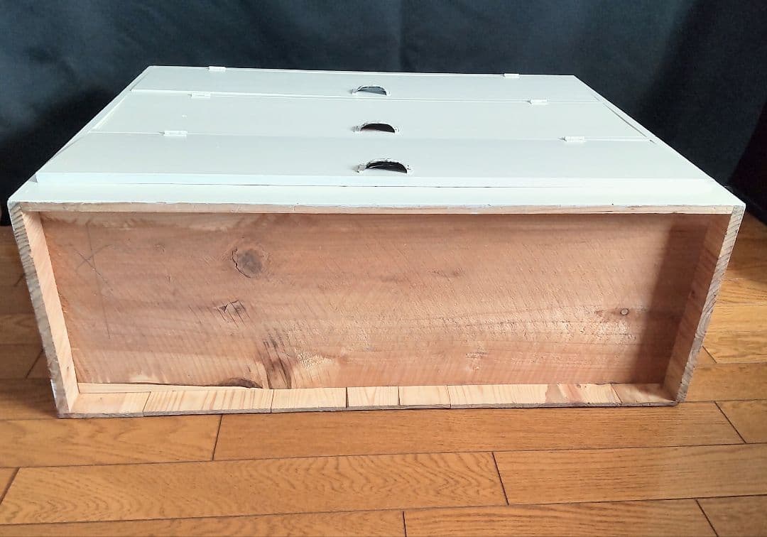 昭和レトロ　古いパタパタ扉の木製収納棚