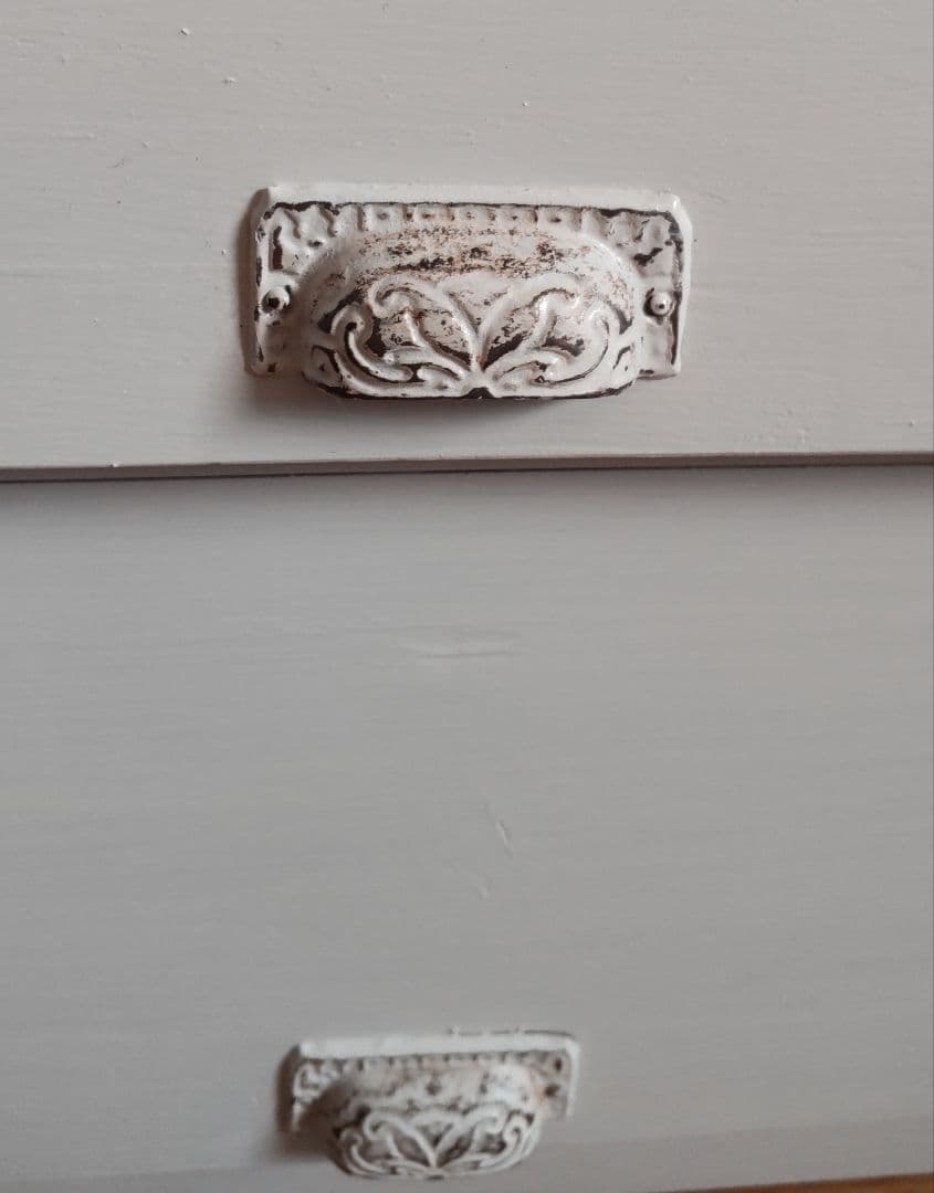 昭和レトロ　古いパタパタ扉の木製収納棚