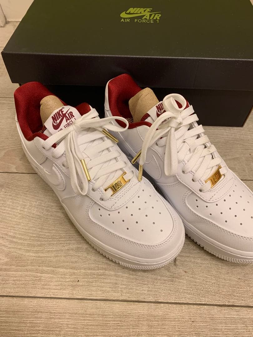 美品Nike Air Force 1 ホワイト/バーガンディ