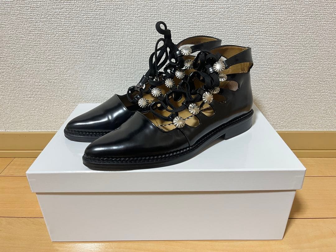 靴 TOGA PULLA cut-out lace-up Ankle Boots