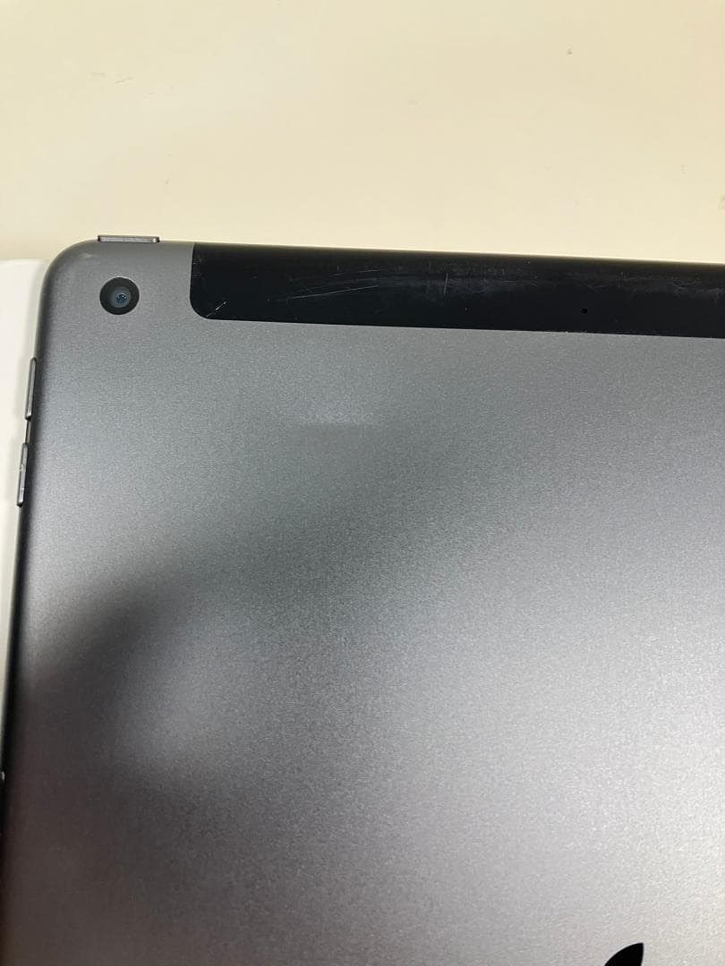 iPad 7世代　32GB グレー　セルラー カバーガラス付
