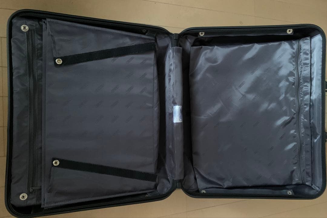 RIMOWA ボレロ　キャリーケース