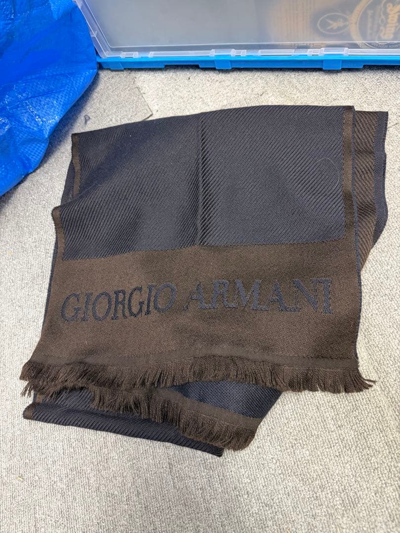 Giorgio Armani 黒 マフラー フリンジ付き