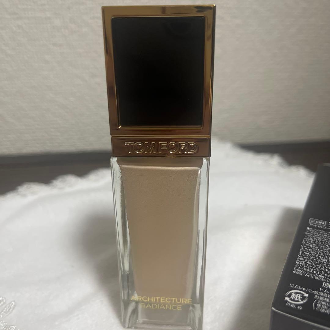 TOM FORD■アーキテクチャーラディアンスハイドレーティングファンデーション