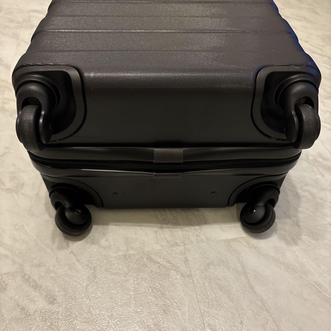 無印良品 バーを自由に調節できる ハード キャリケース 36L ブラック　黒