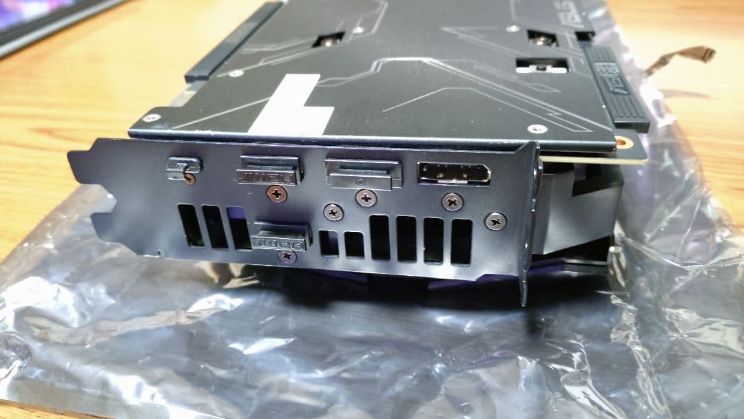 グラフィックボード・グラボ・ビデオカード ASUS ROG STRIX RTX2070super