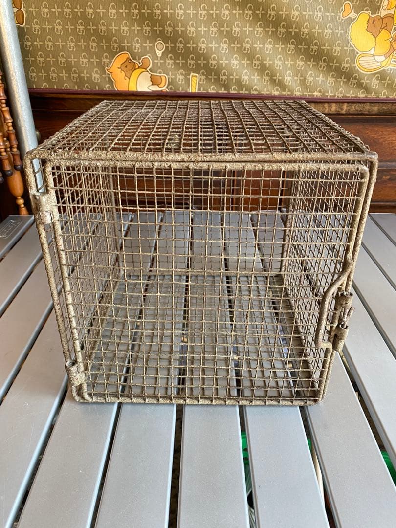 メッシュボックス　ワイヤーかご　壁掛け　鳥籠　アンティーク　サビサビ　ラック