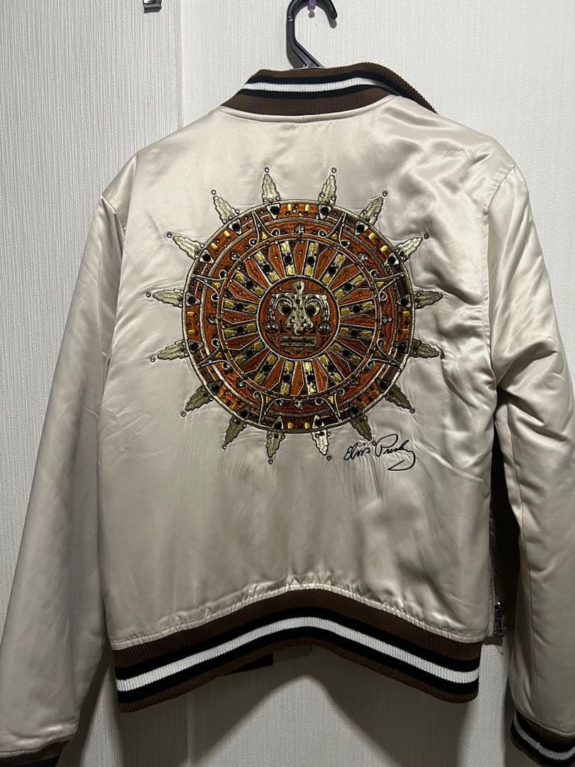 エルヴィス プレスリー公式のGraceland サンダイヤル刺繍ジャンパー
