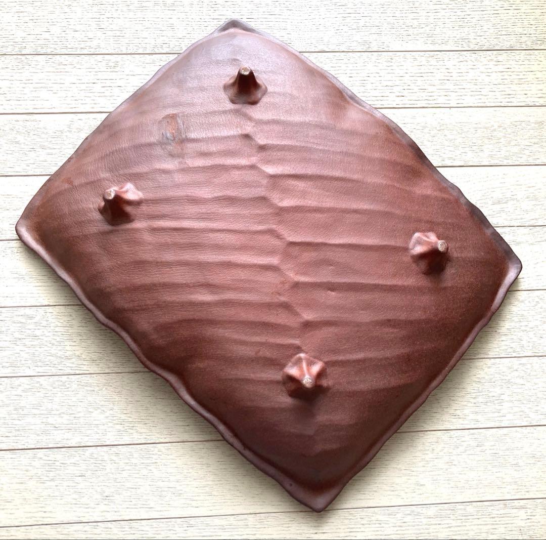 大皿　脚付き角皿　渋い和食器　一点物　新品　未使用品　ダイナミックな大きさ