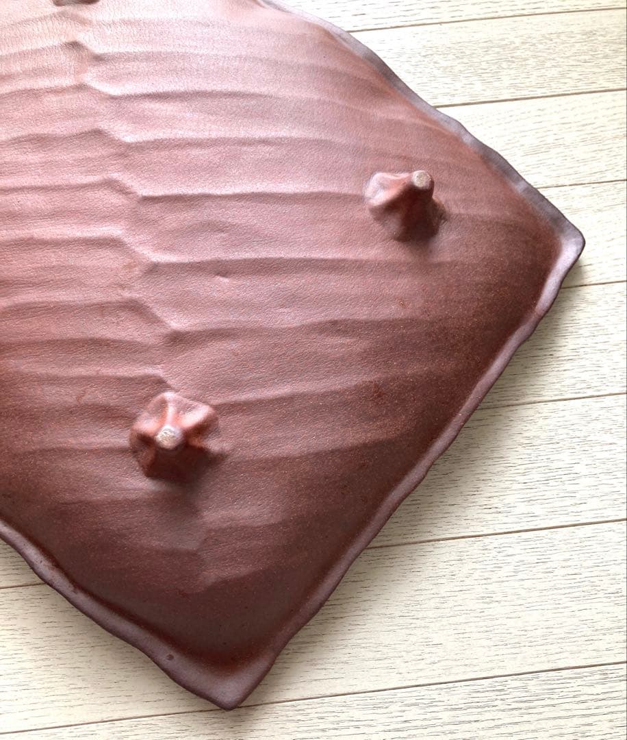 大皿　脚付き角皿　渋い和食器　一点物　新品　未使用品　ダイナミックな大きさ