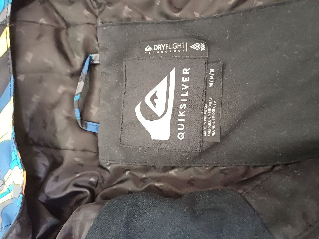 QUIKSILVER マルチカラースノーボードウェア上下・ゴーグル・グローブ