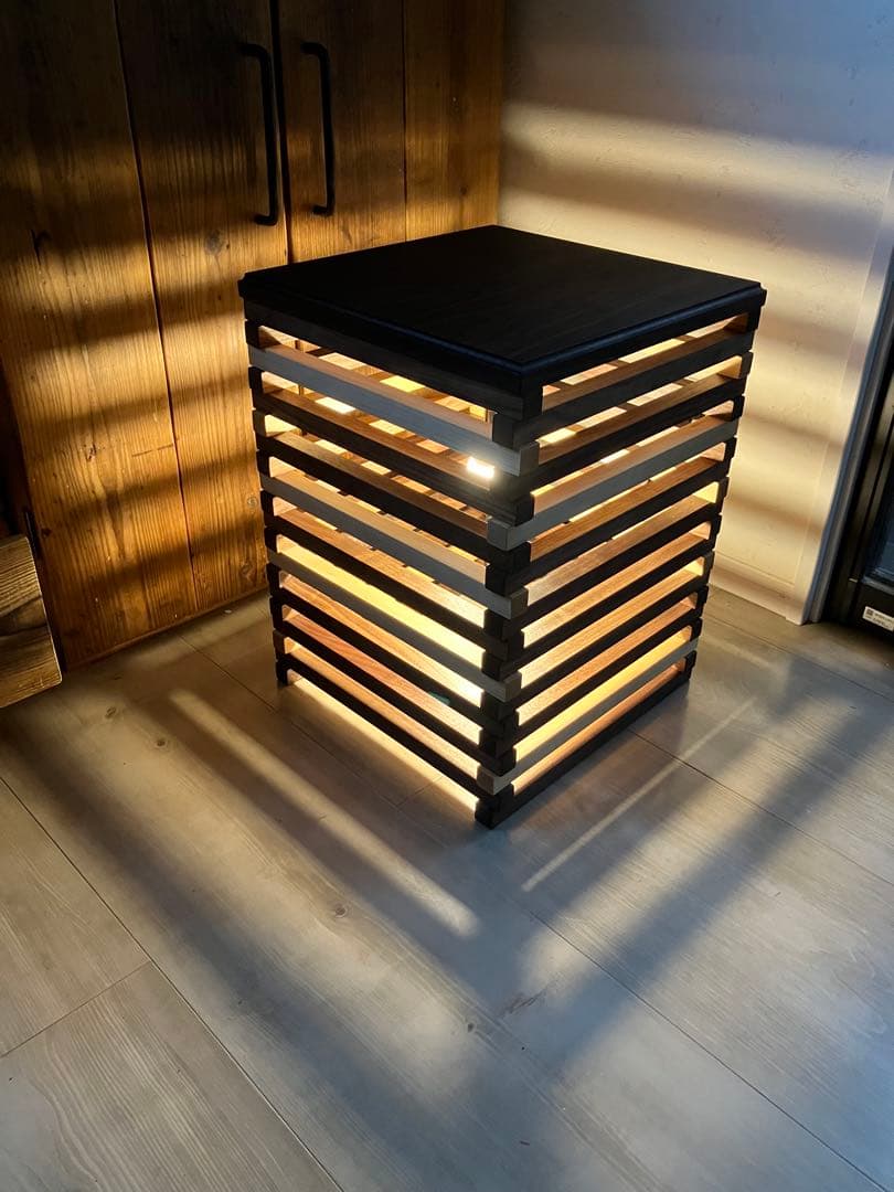 マッキー様用　サイドテーブル　フロアランプ　ウォールナット　無垢材　ハンドメイド