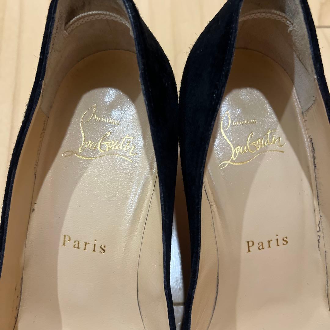 Christian Louboutin 黒 スエード パンプス