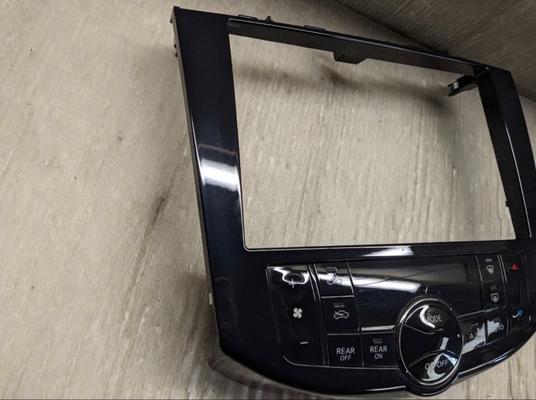 【☆】セレナC26前期9インチ用オーディオパネル