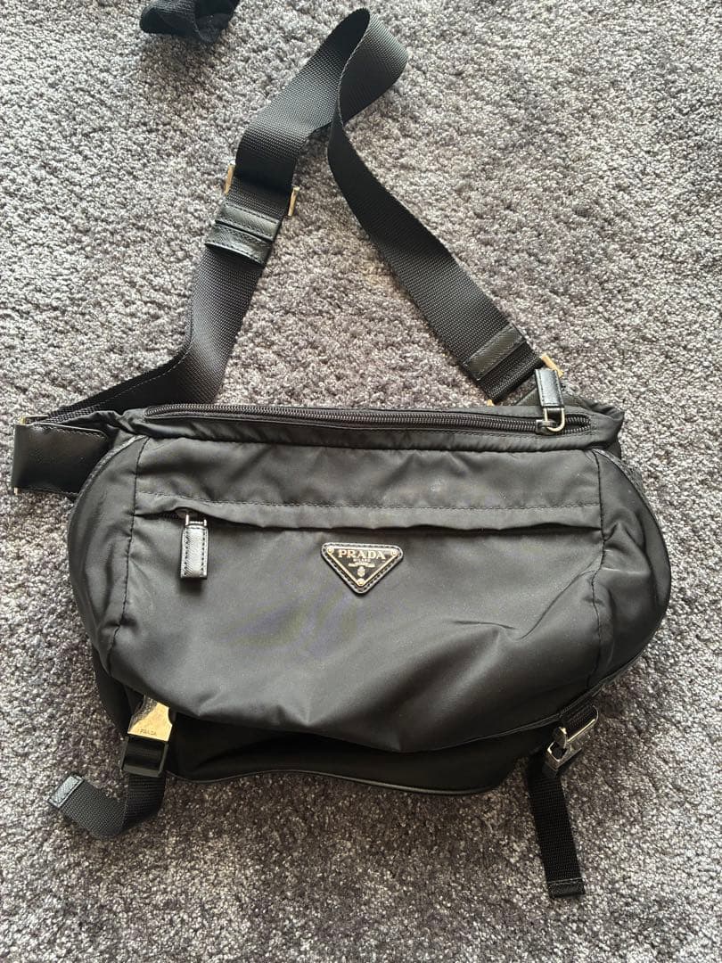 PRADA ブラック ボディバッグ 値引き本日限定