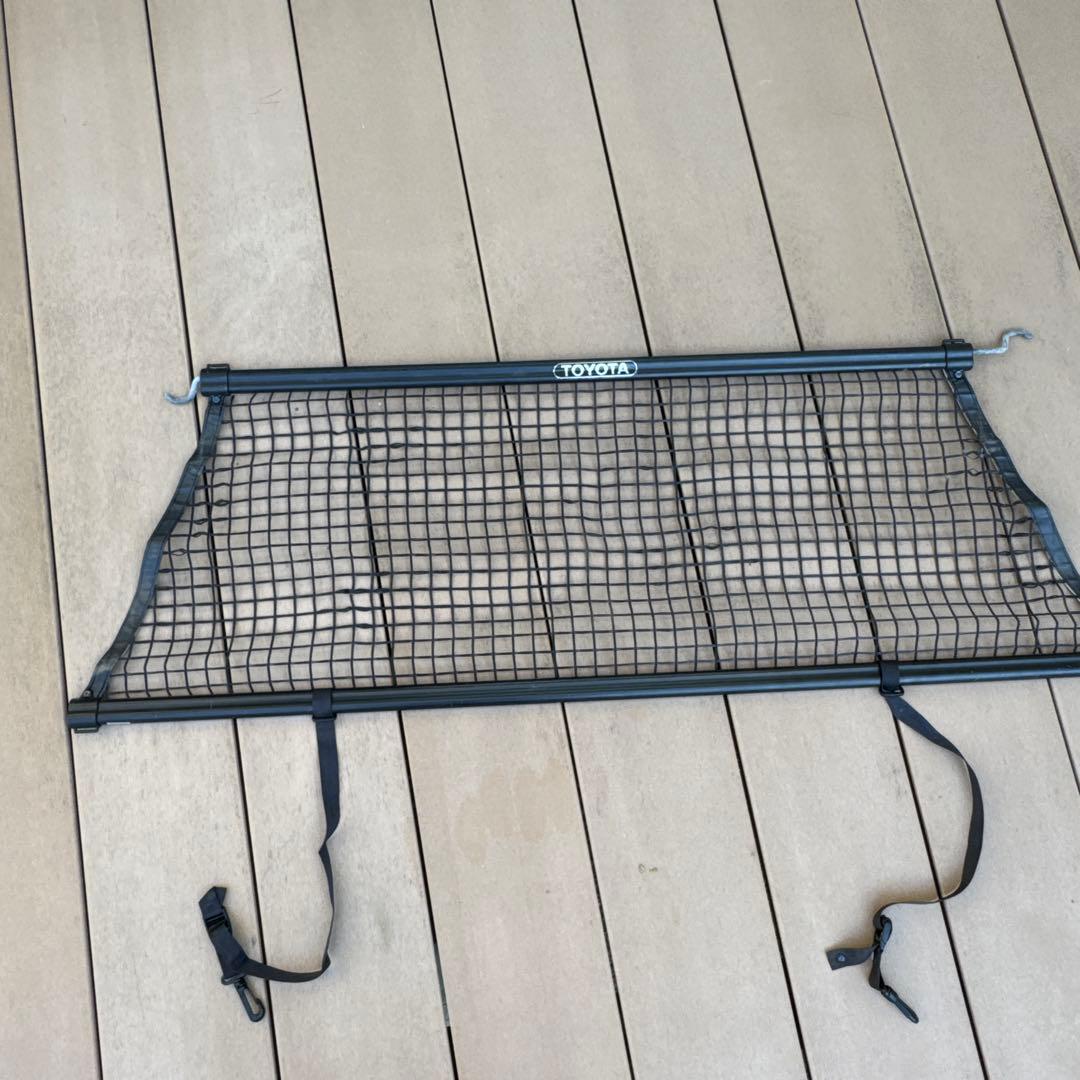 TOYOTA ハイラックスサーフ　セパレーションネット　トヨタ純正品