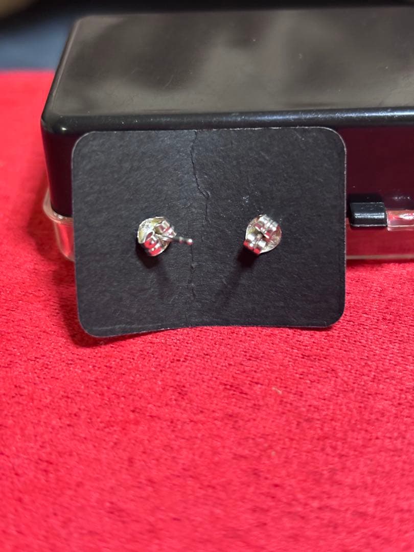 4℃ダイヤモンドピアス