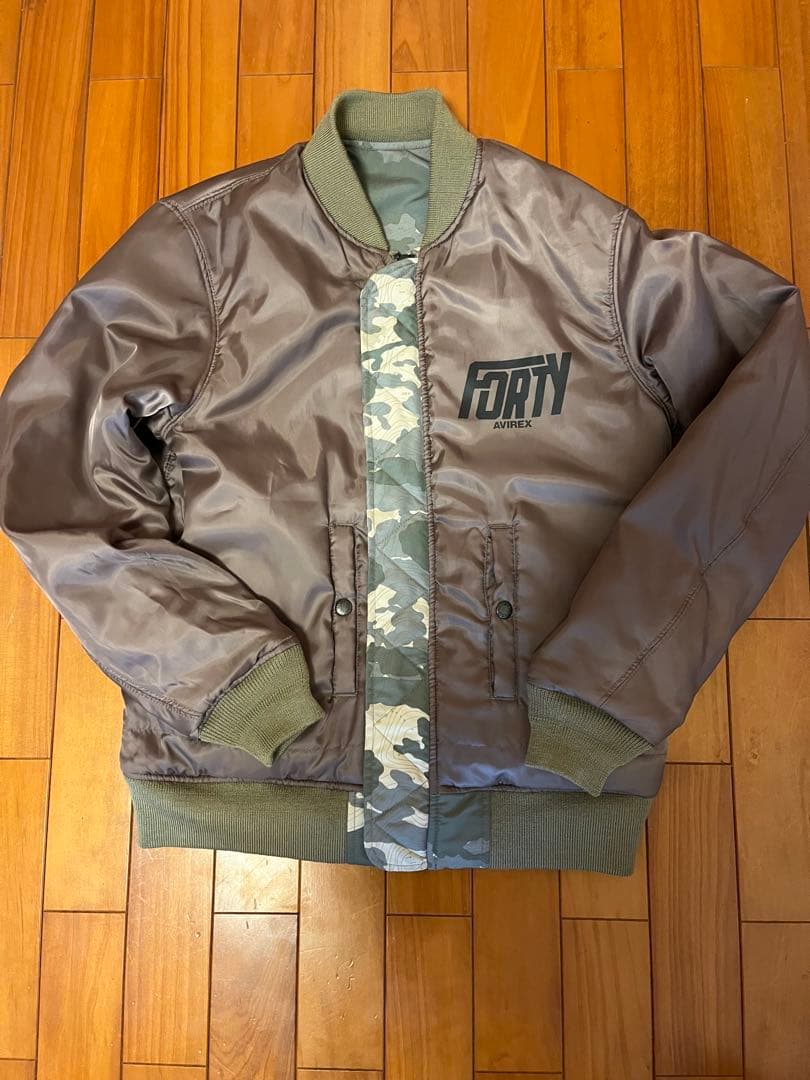 美品　AVIREX40周年　リバーシブル　MA−1 カモ　サイズM