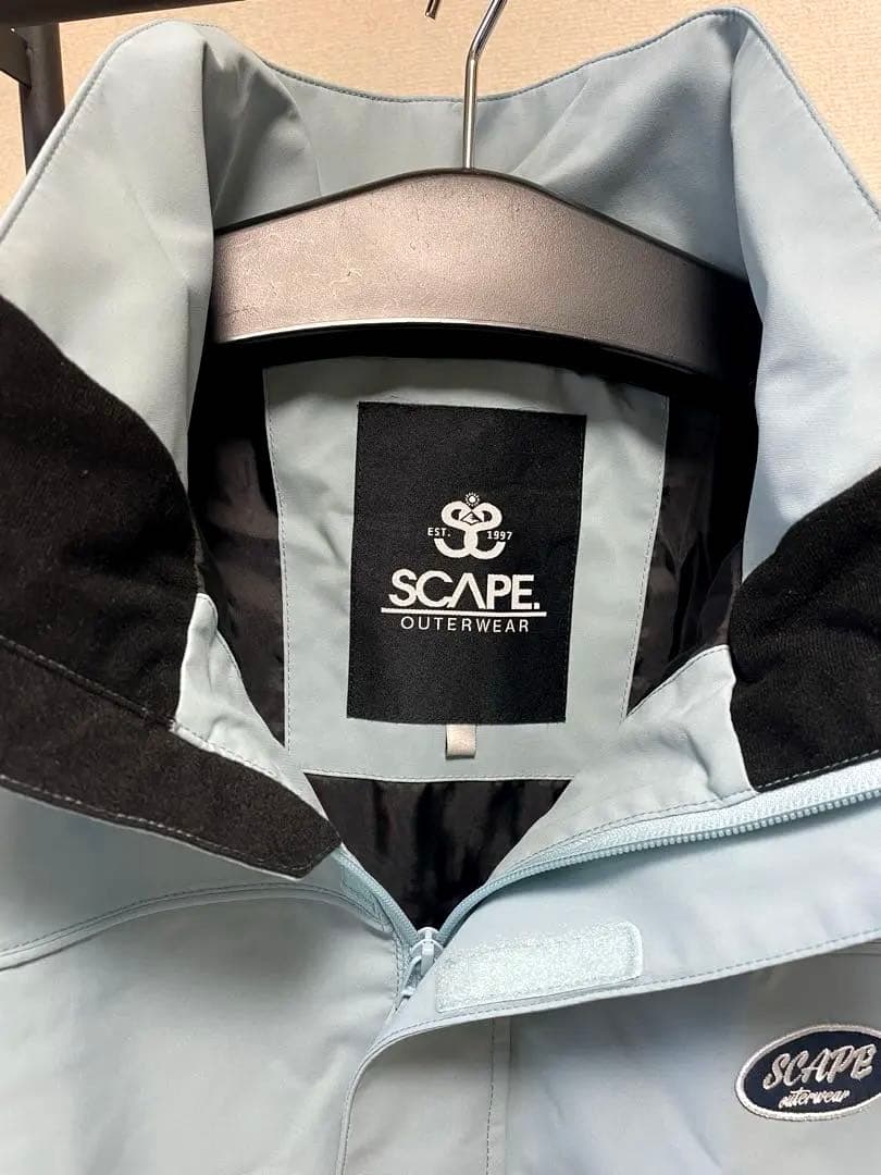 超美品 SCAPE エスケープ スノーボード ウェア 上下セット