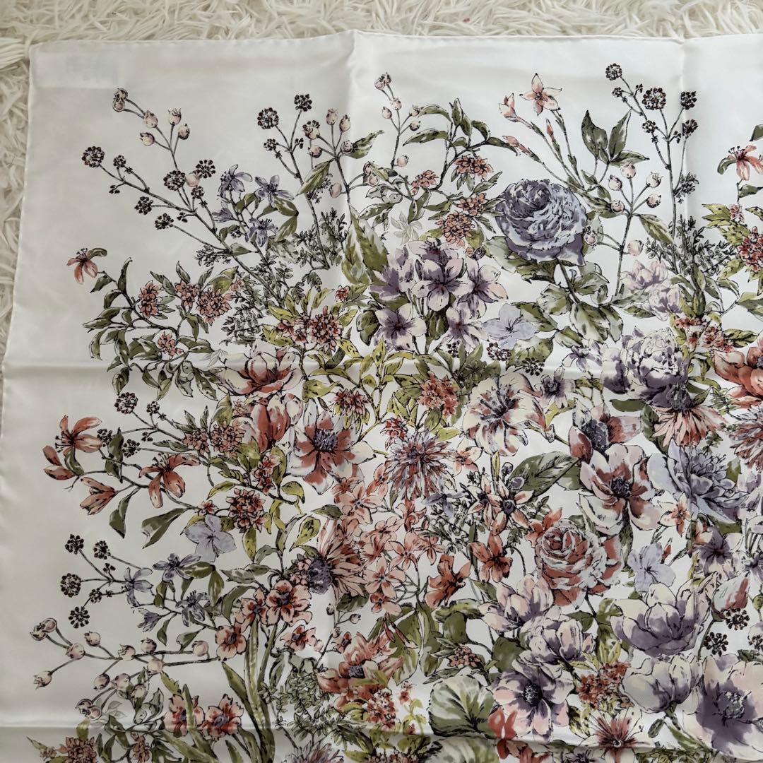 【極美品】クリスチャンディオール シルク100% 大判スカーフ 花柄 イタリア製