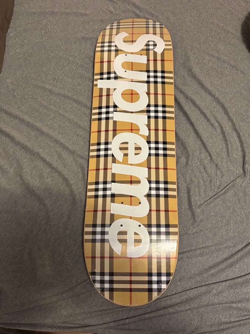 新品 Supreme Burberry デッキ