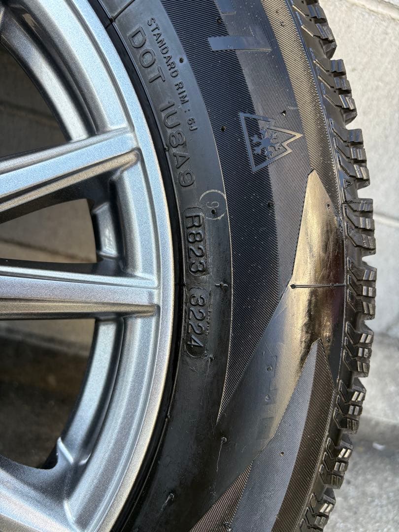 【年末年始セール】［バリ溝] 16インチ　スタッドレスタイヤ　1シーズンのみ使用