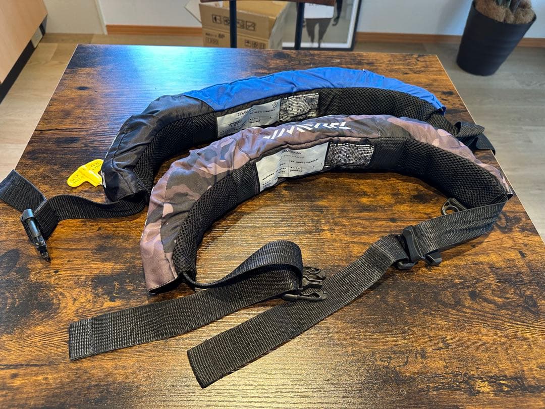 Daiwa ライフジャケット　自動式1本 手動式1本