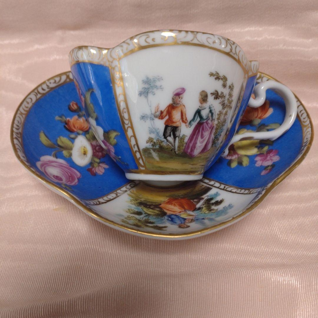 ドレスデンのカップ＆ソーサーです。