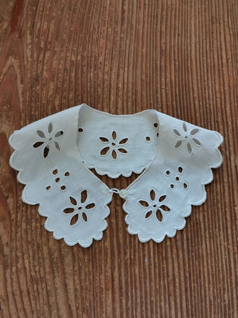 アンティークフランス オープンカットワーク アイレット刺繍 スカラップリム付け襟