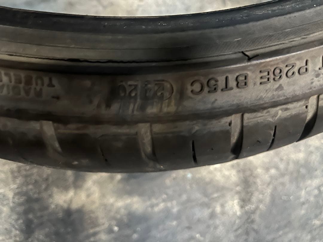 215/35r20 LIONHART 4本