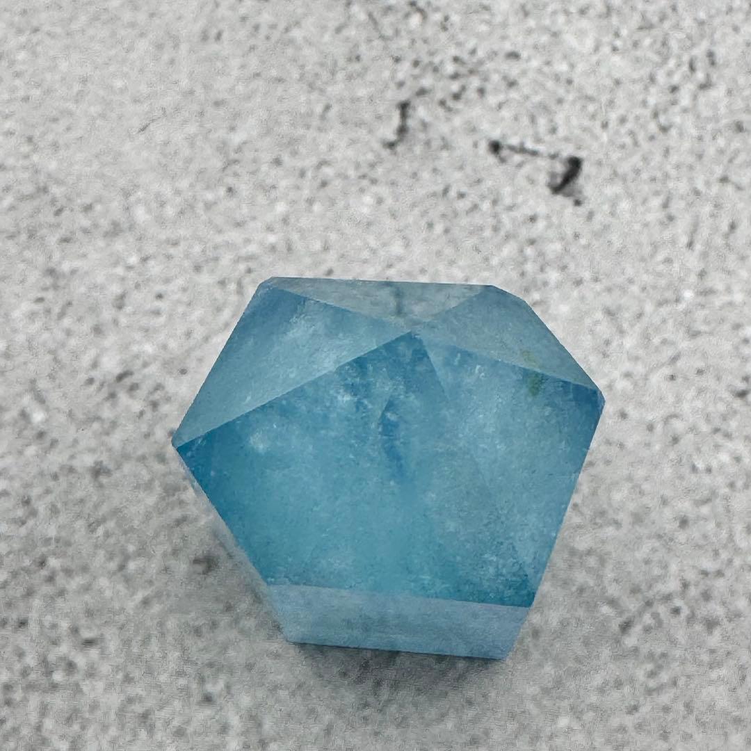 G-119アクアマリン六角ポイント　水色原石　天然石　パワーストーン