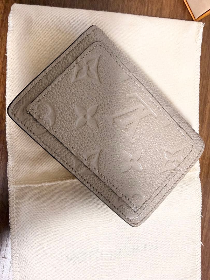 LOUIS VUITTON ポルトフォイユクレア　トゥルトレール