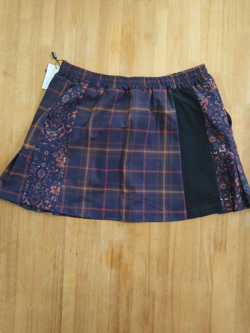 新品未使用　Admiral レディススコート　ATLA551 RED M