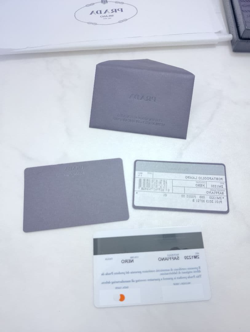 超美品☆PRADA プラダ ブラック レザー カード大容量ジッパー長財布収納多数