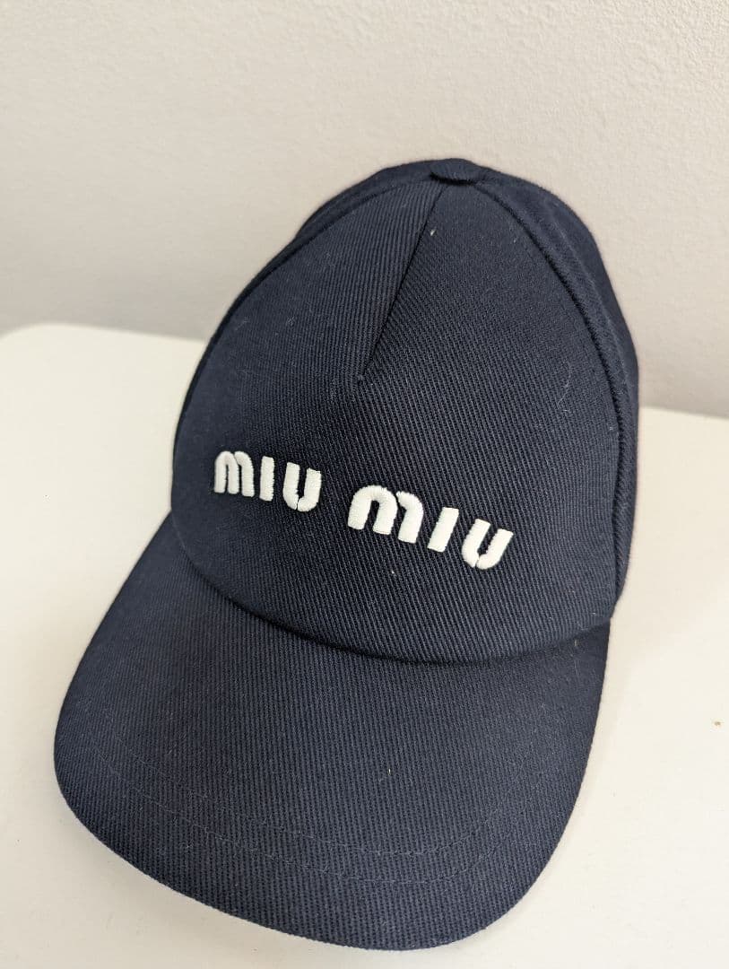 MIU MIU ネイビー ベースボールキャップ