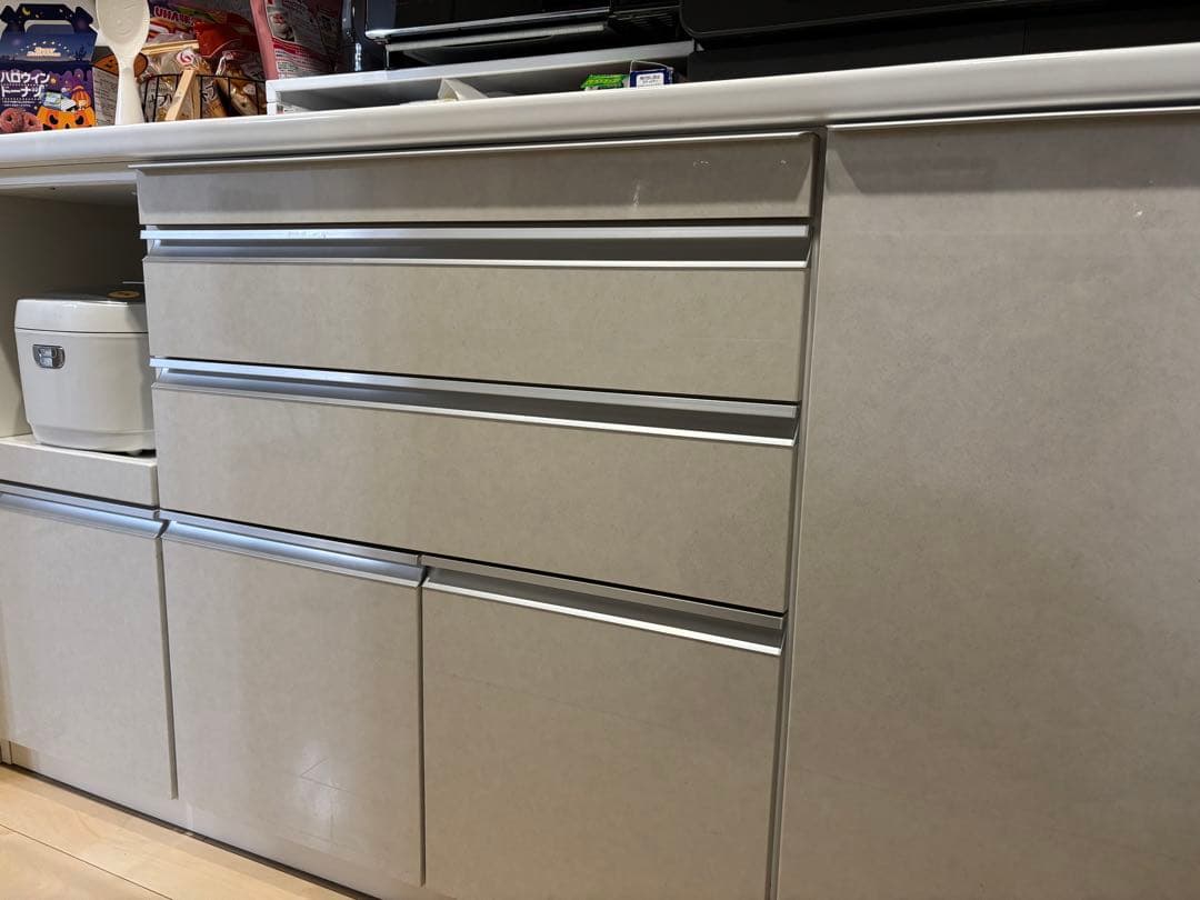 ホワイト食器棚