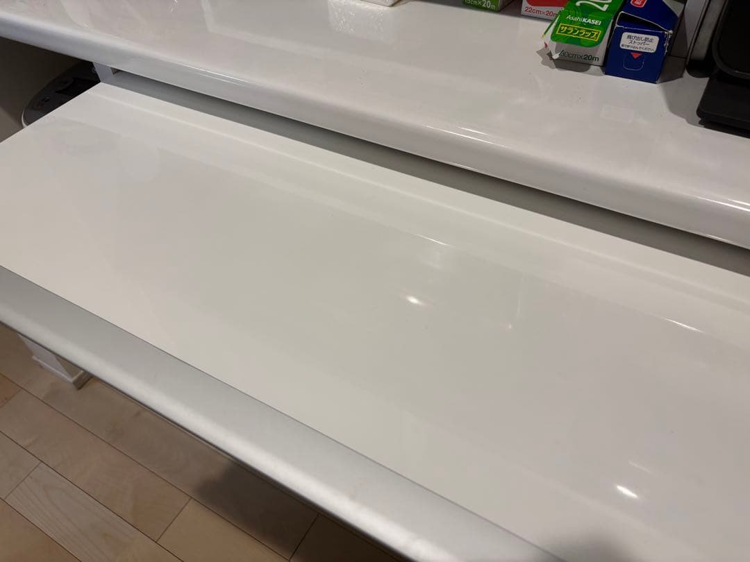 ホワイト食器棚