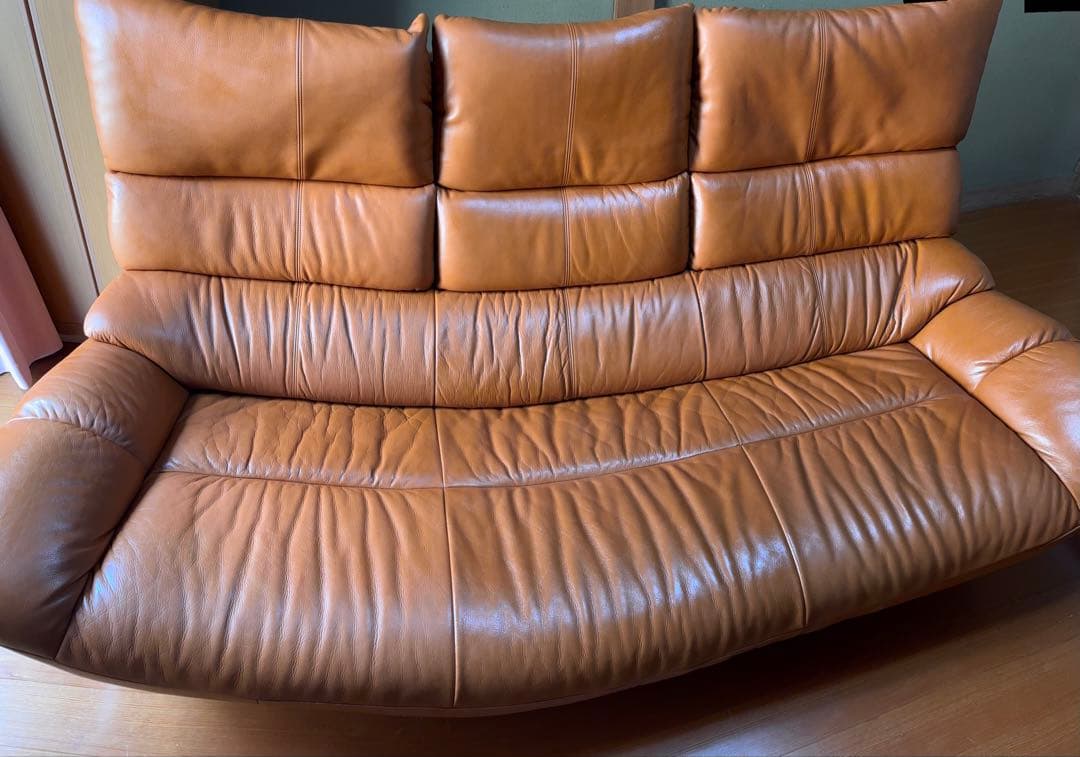 カリモク家具３人掛けソファー本革