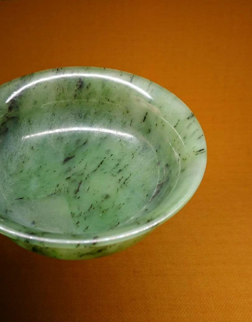 【美品】玉石　翡翠　茶碗　古玩　置物　インテリア　工芸品　美術品　A3411