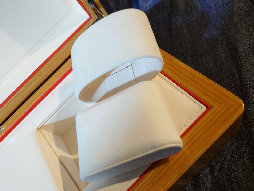 USED OMEGA 時計ケース 木製